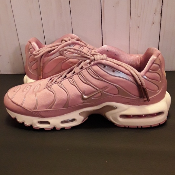rose gold air max plus